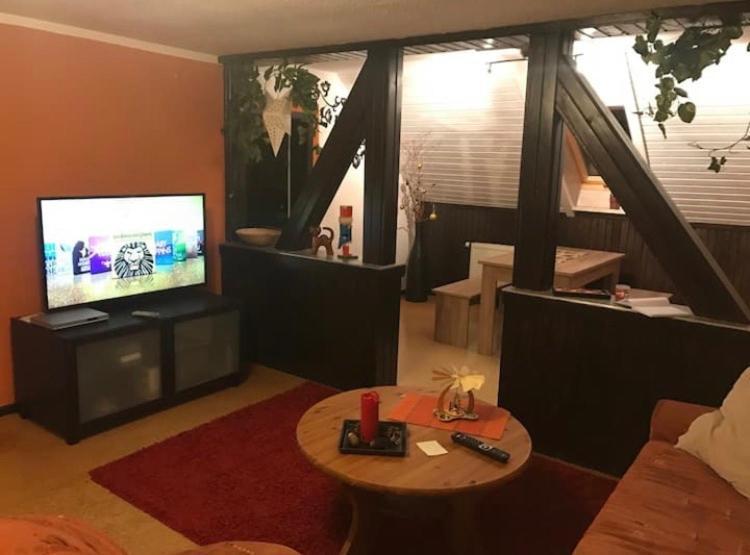 Gemuetliche 3 Raum Wohnung Im Dachgeschoss Ehrenfriedersdorf Exteriér fotografie